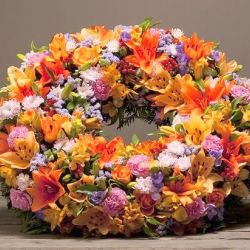 Couronne de fleurs multicolores