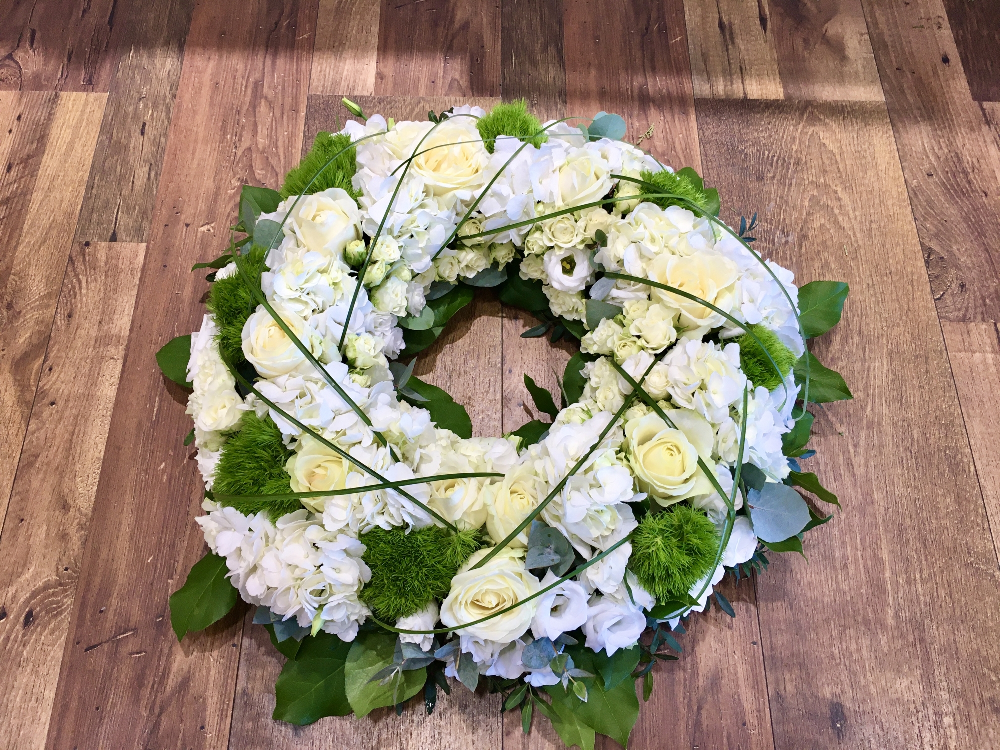 Couronne de fleurs blanches